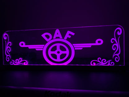 Maßgeschneiderte 12-V-/24-V-LKW-Innenkabine mit graviertem USB-LED-Licht, 7-farbige RGB-Fernbedienung 30 Einzigartiges Design für LKW-USB-Kabel