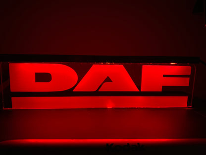 Maßgeschneiderte 12-V-/24-V-LKW-Innenkabine mit graviertem USB-LED-Licht, 7-farbige RGB-Fernbedienung 30 Einzigartiges Design für LKW-USB-Kabel