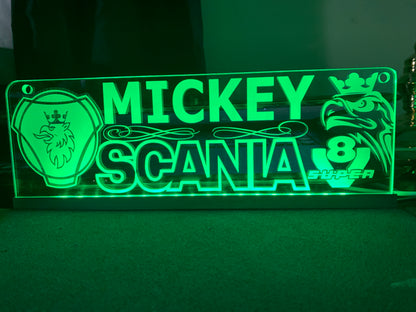Maßgeschneiderte 12-V-/24-V-LKW-Innenkabine mit graviertem USB-LED-Licht, 7-farbige RGB-Fernbedienung 30 Einzigartiges Design für LKW-USB-Kabel