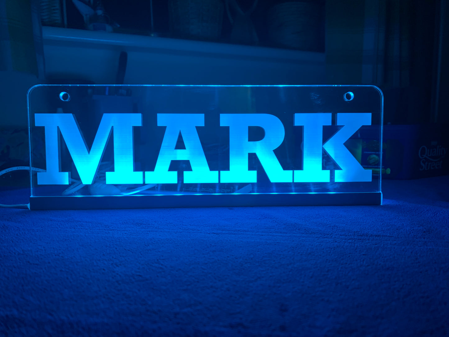 Maßgeschneiderte 12-V-/24-V-LKW-Innenkabine mit graviertem USB-LED-Licht, 7-farbige RGB-Fernbedienung 30 Einzigartiges Design für LKW-USB-Kabel